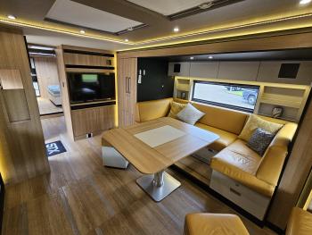Mercedes-Benz ACTROS 2651 / 6x2 / STX  MOTORHOME / CAMPER